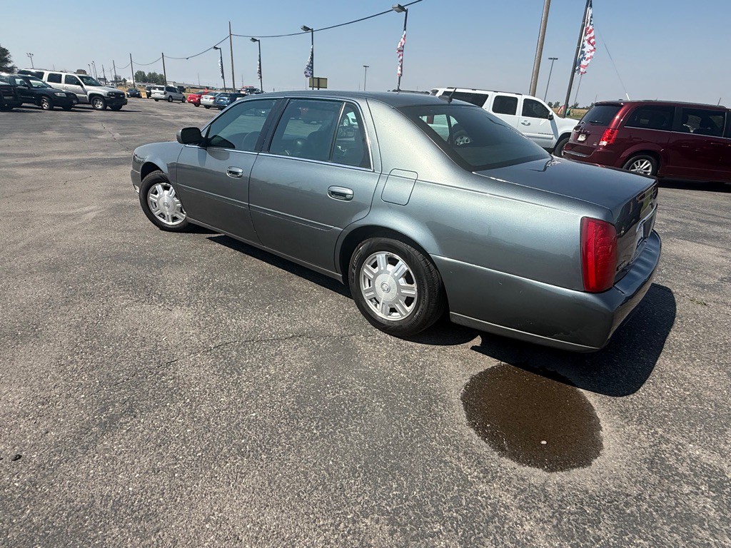 2005 Cadillac DeVille Image 4