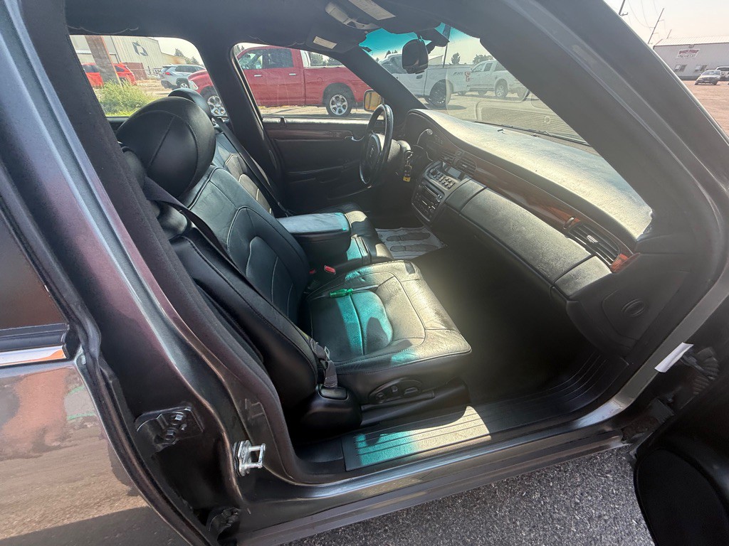 2005 Cadillac DeVille Image 6