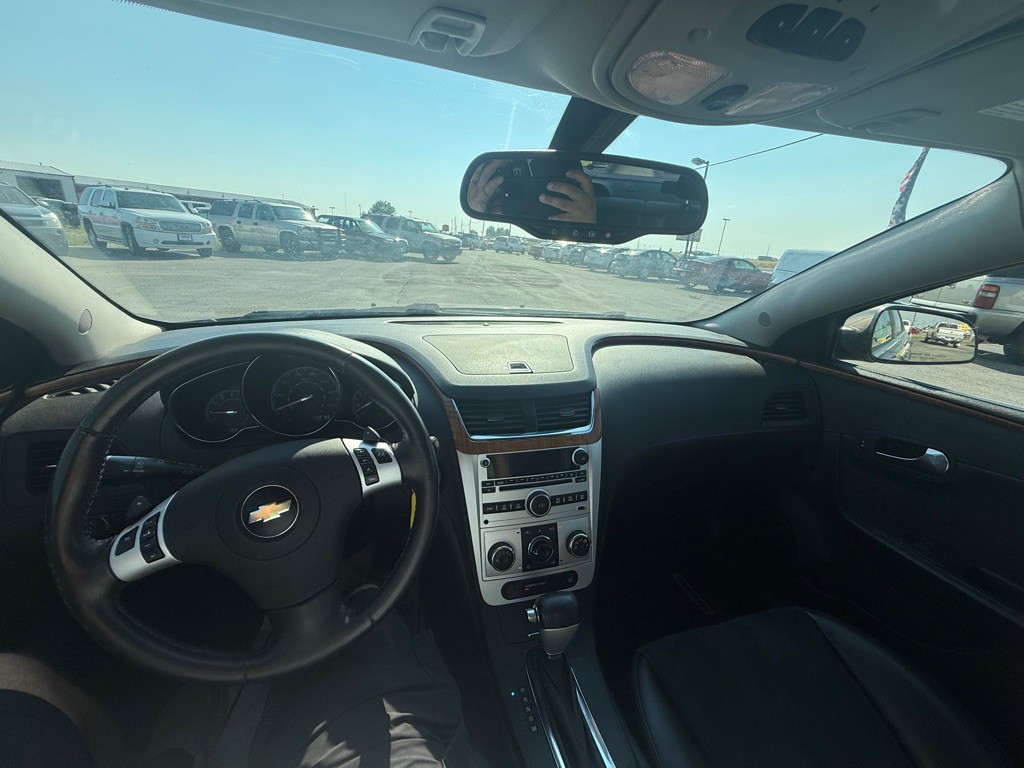 2010 Chevrolet Malibu Image 11