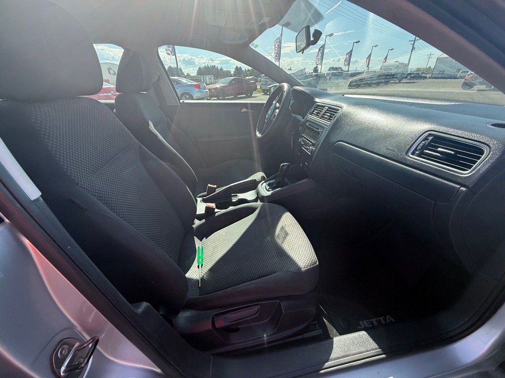 2013 Volkswagen Jetta Image 8