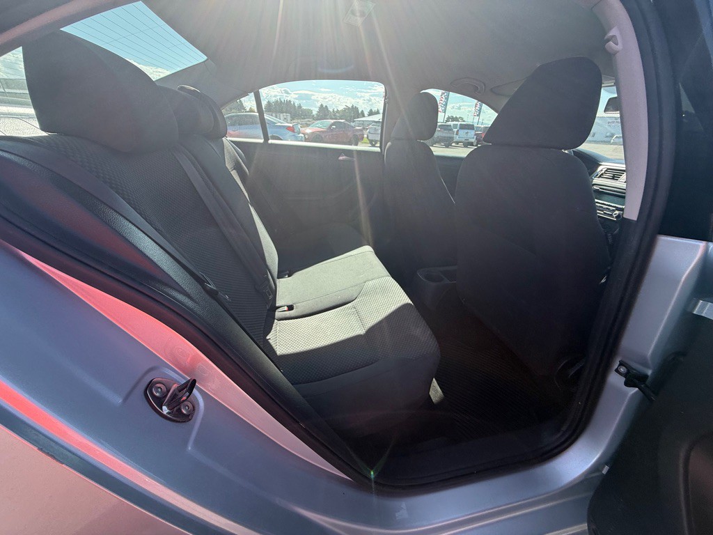 2013 Volkswagen Jetta Image 10