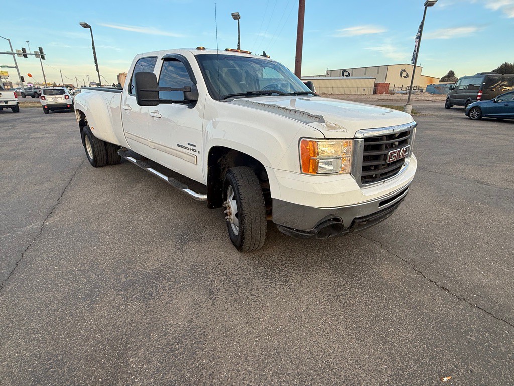2008 GMC Sierra Image 2