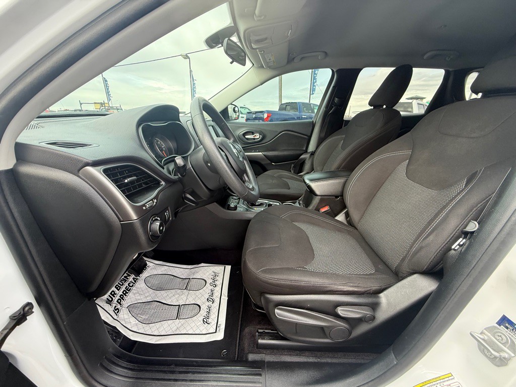 2019 Jeep Cherokee Image 7