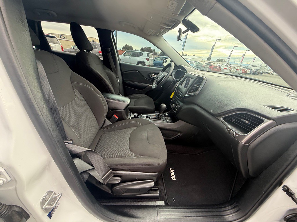 2019 Jeep Cherokee Image 8