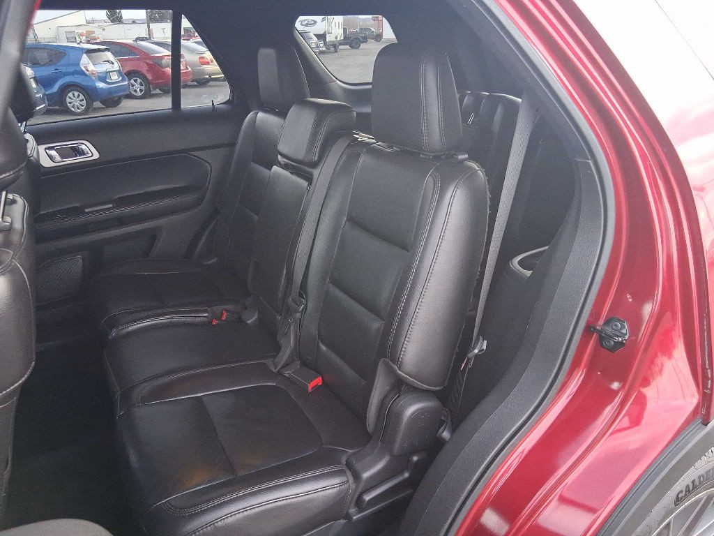 2013 Ford Explorer Image 10