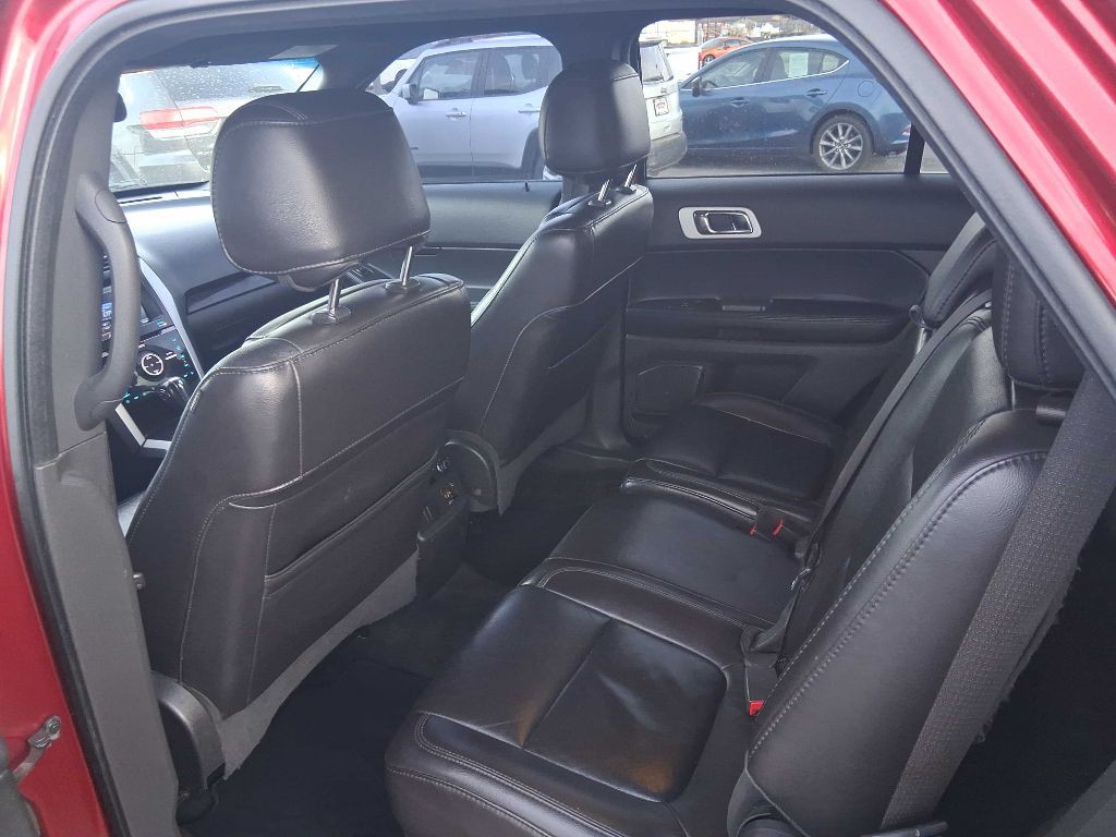 2013 Ford Explorer Image 11