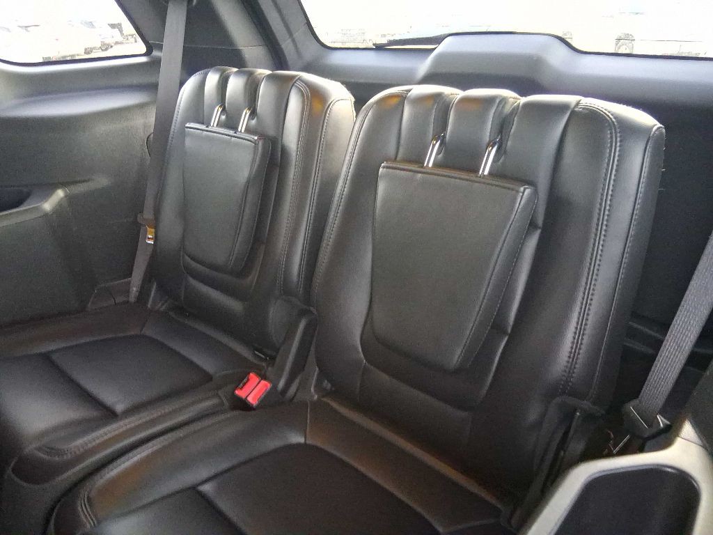 2013 Ford Explorer Image 12