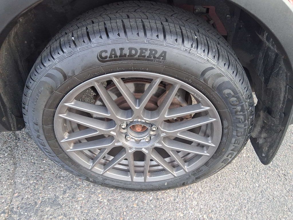 2013 Ford Explorer Image 24