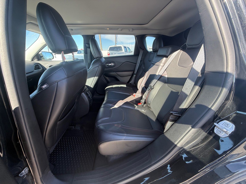 2019 Jeep Cherokee Image 9