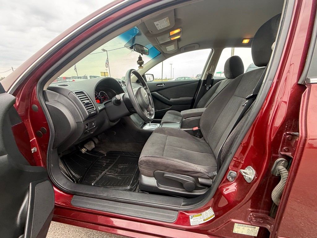 2011 Nissan Altima Image 7
