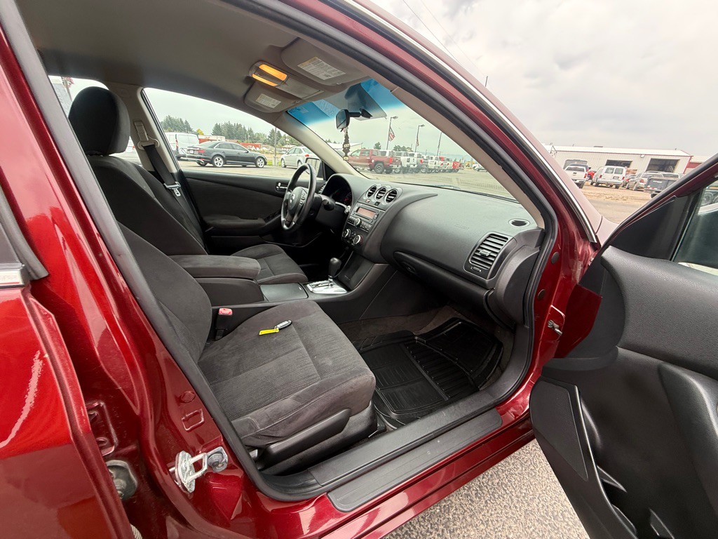 2011 Nissan Altima Image 8