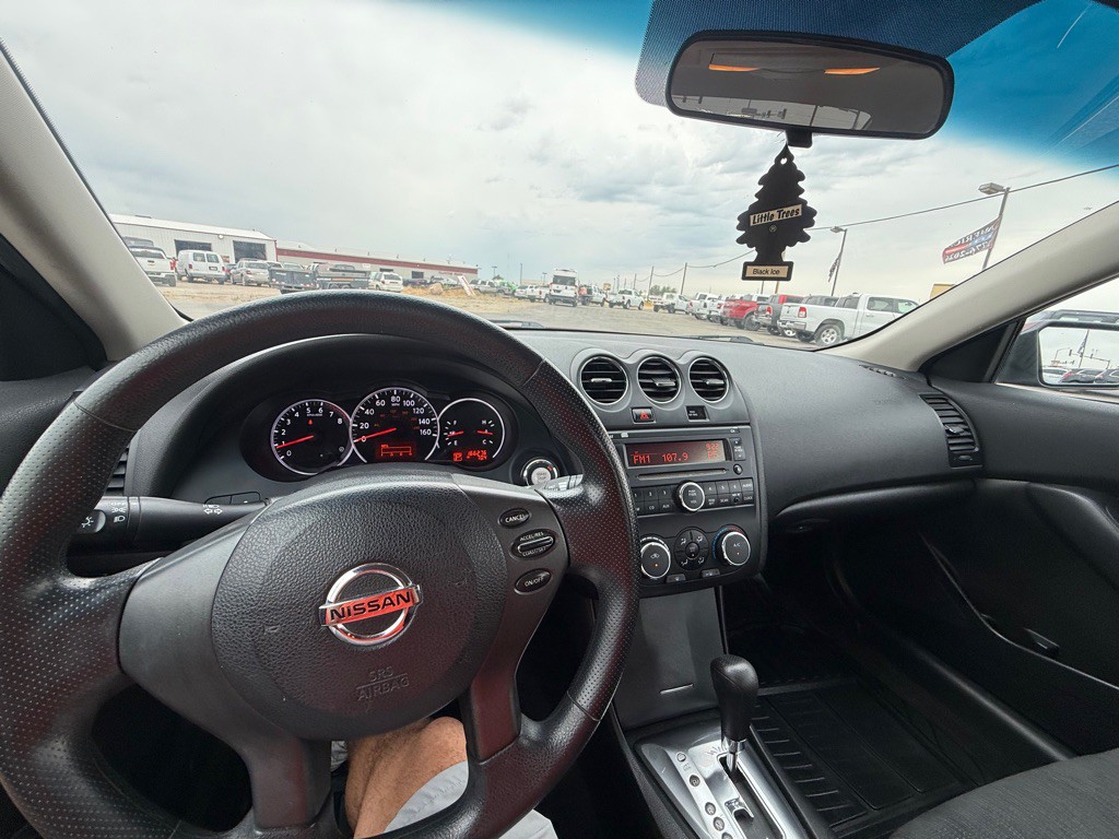 2011 Nissan Altima Image 11