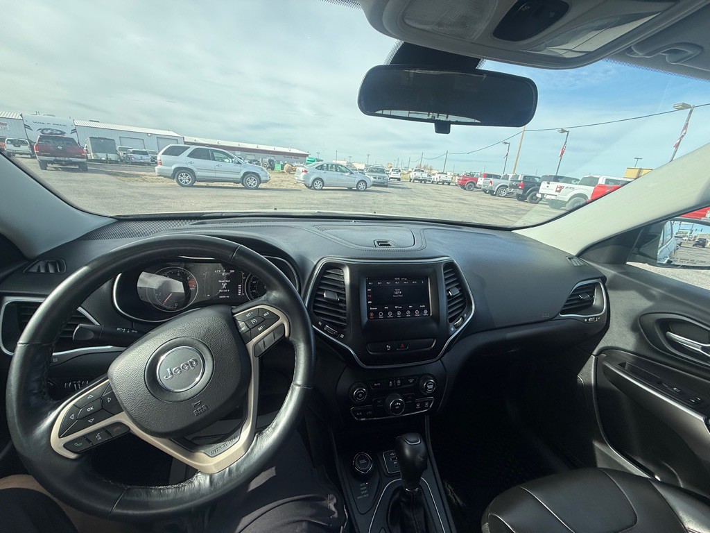 2019 Jeep Cherokee Image 12