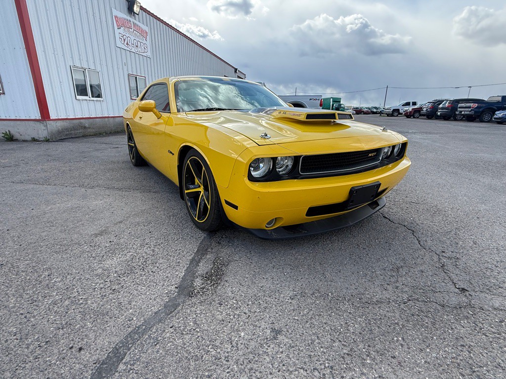 2010 Dodge Challenger Image 2