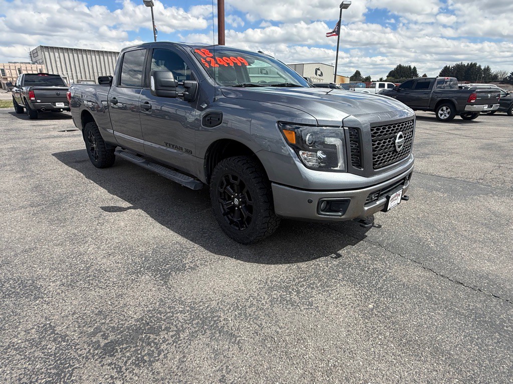 2018 Nissan Titan Image 2