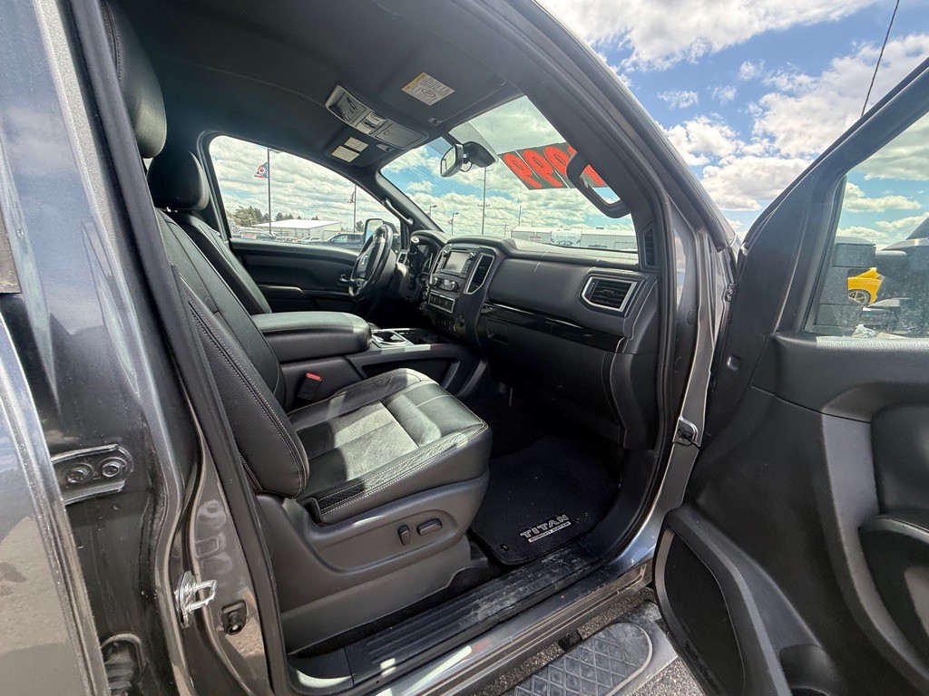 2018 Nissan Titan Image 8