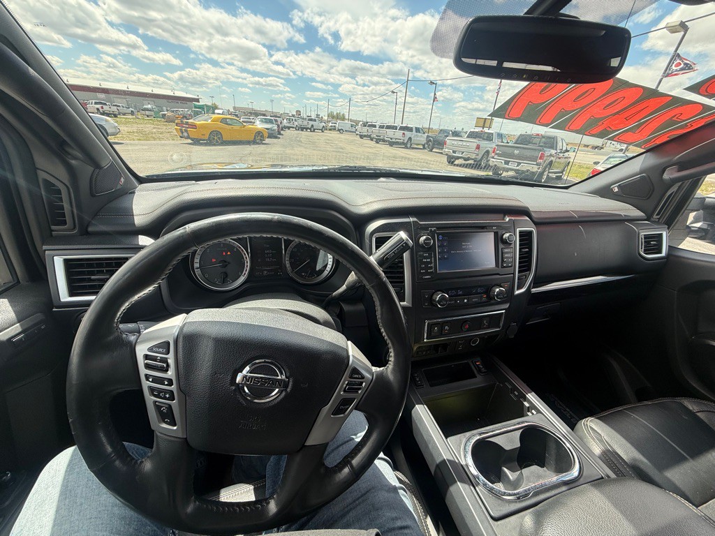2018 Nissan Titan Image 11