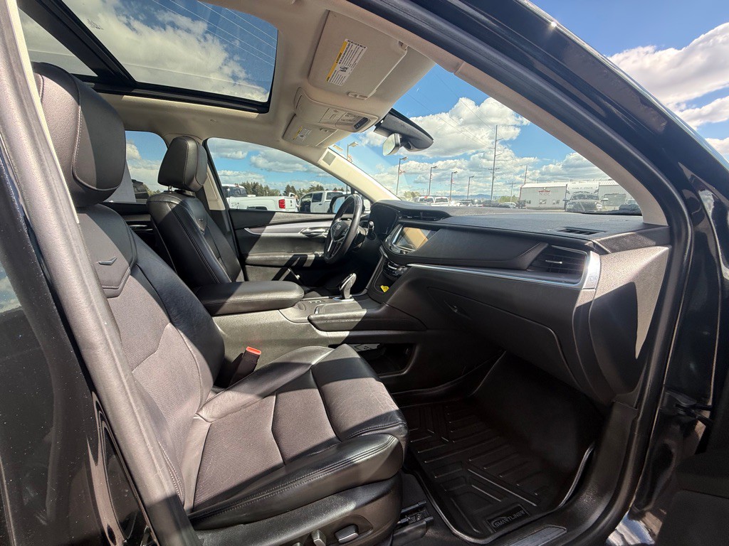 2017 Cadillac XT5 Image 8