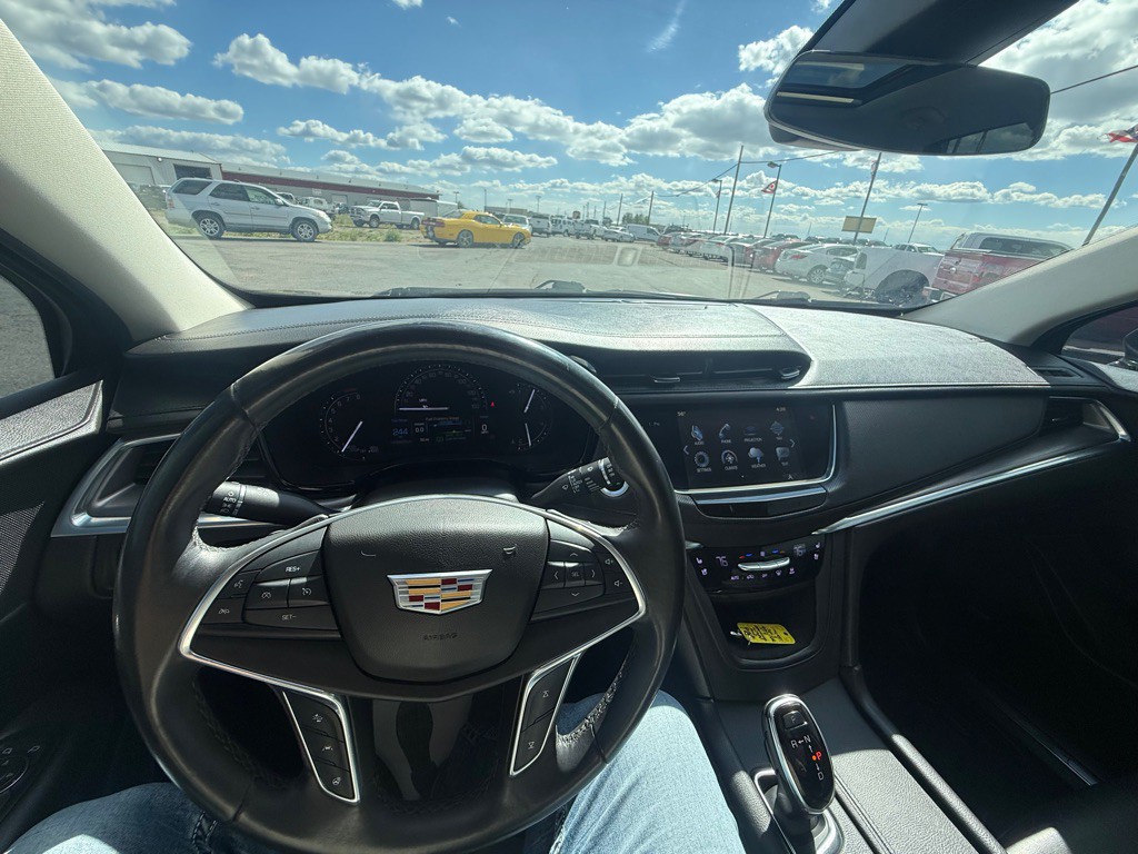 2017 Cadillac XT5 Image 12