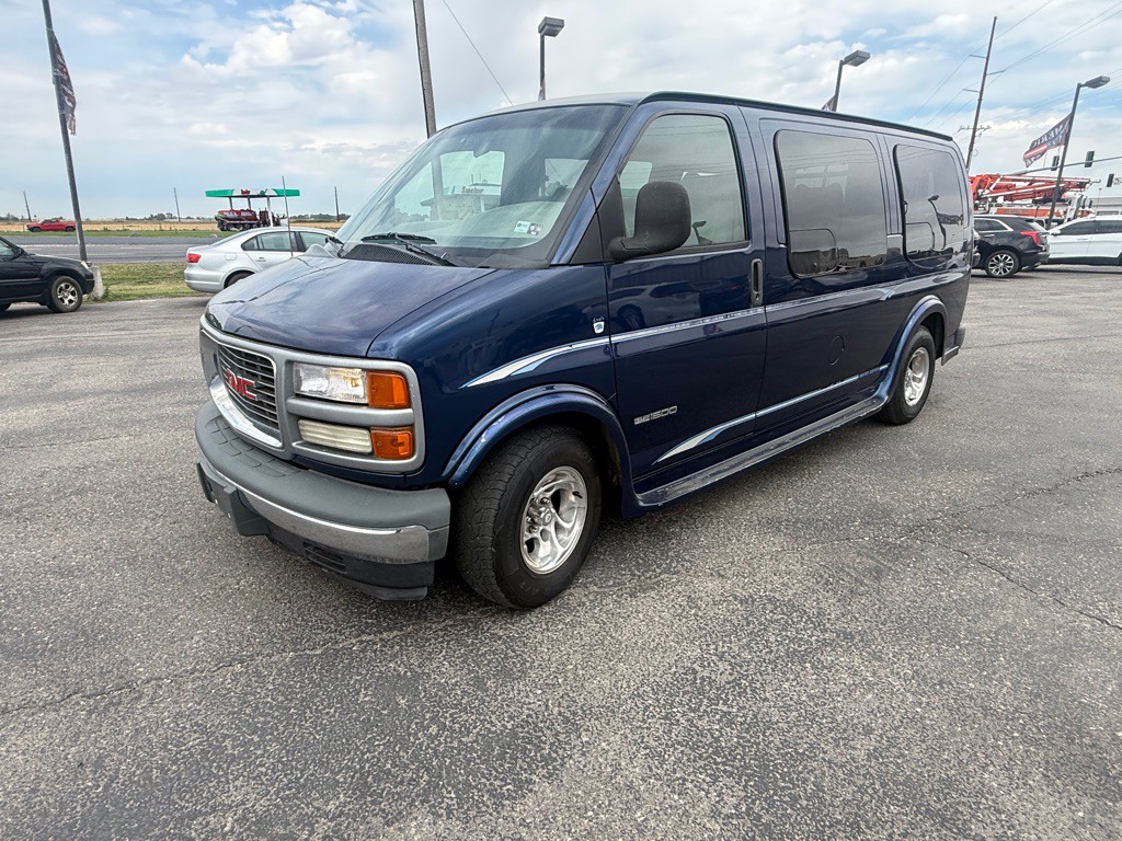2000 GMC Savana Image 1