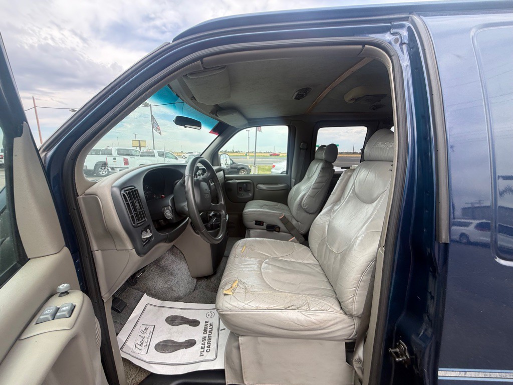2000 GMC Savana Image 7