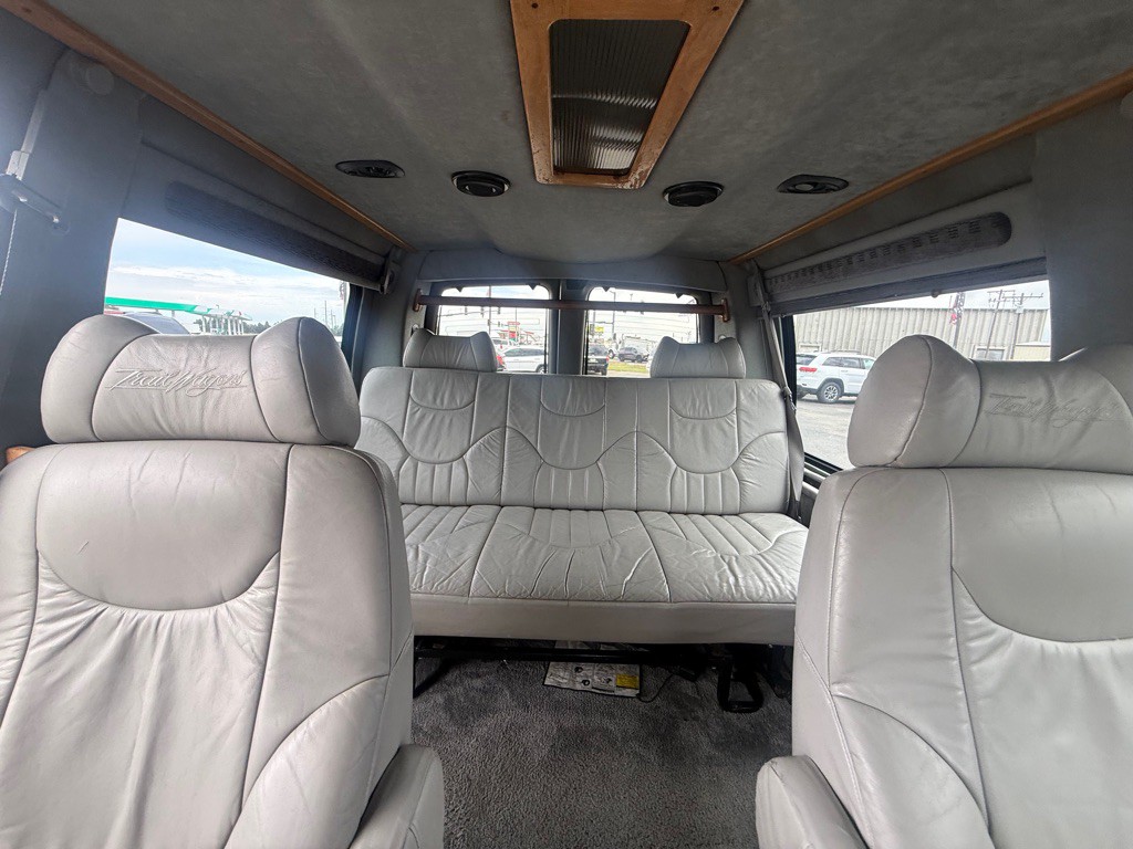 2000 GMC Savana Image 11