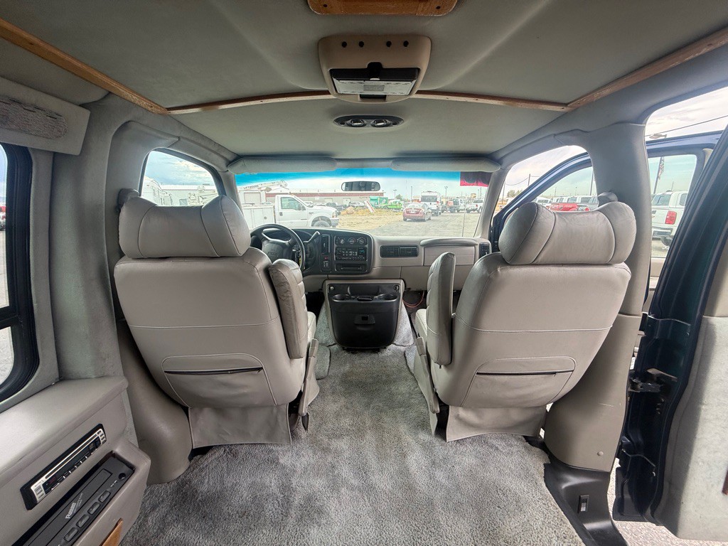 2000 GMC Savana Image 13
