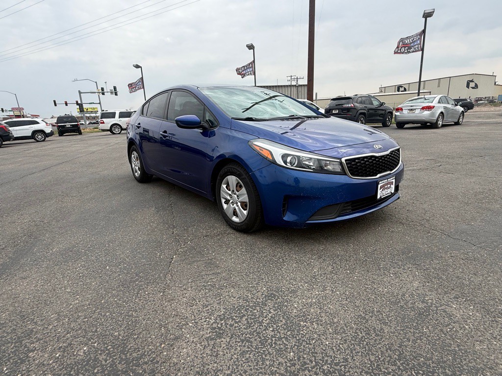 2017 Kia Forte Image 2