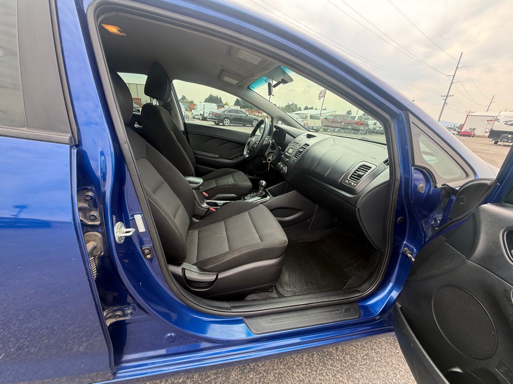 2017 Kia Forte Image 8