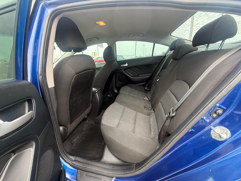 2017 Kia Forte Image 9