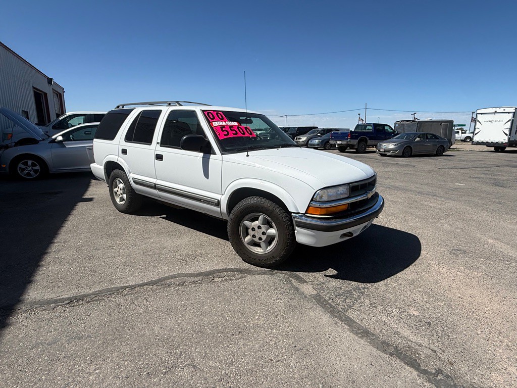 2000 Chevrolet Blazer Image 1