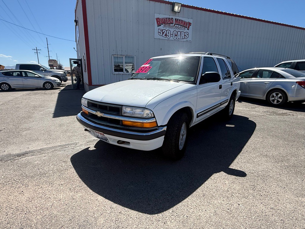 2000 Chevrolet Blazer Image 2