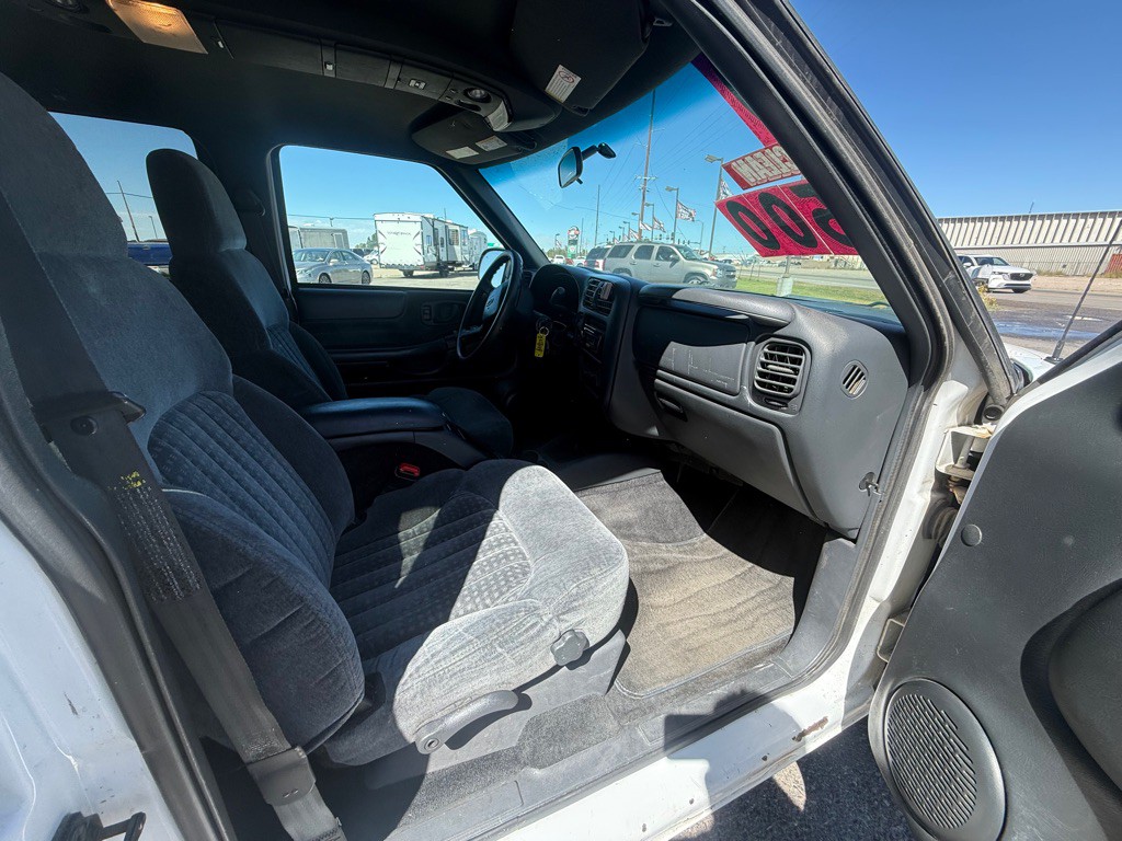 2000 Chevrolet Blazer Image 11