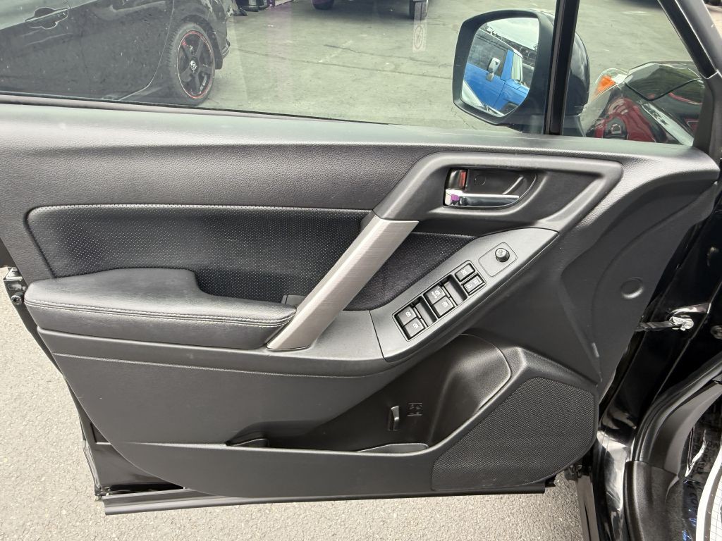 2015 Subaru Forester Image 11