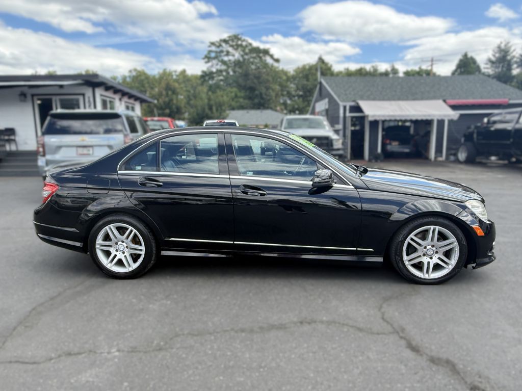 2010 Mercedes-Benz C-Class Image 7