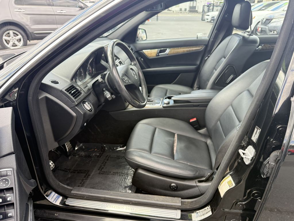 2010 Mercedes-Benz C-Class Image 10