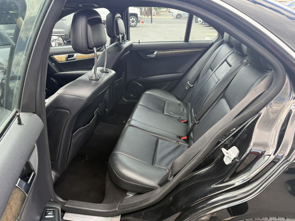 2010 Mercedes-Benz C-Class Image 15