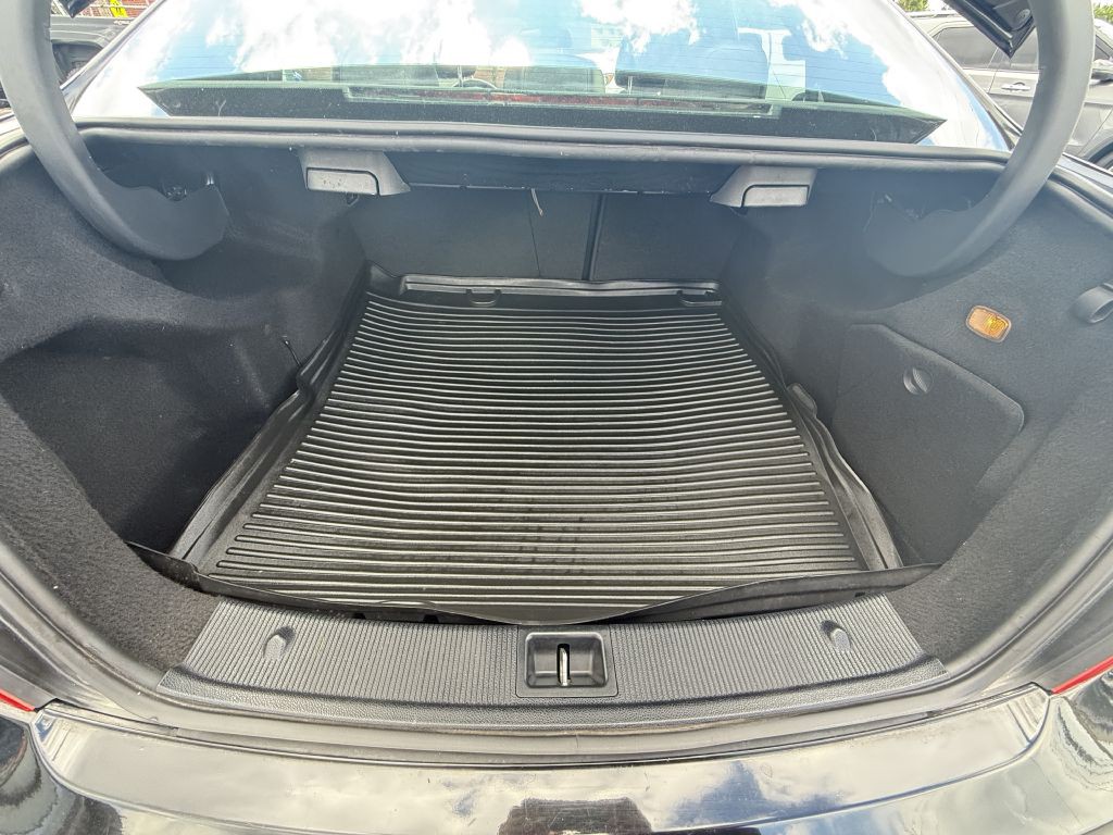 2010 Mercedes-Benz C-Class Image 17