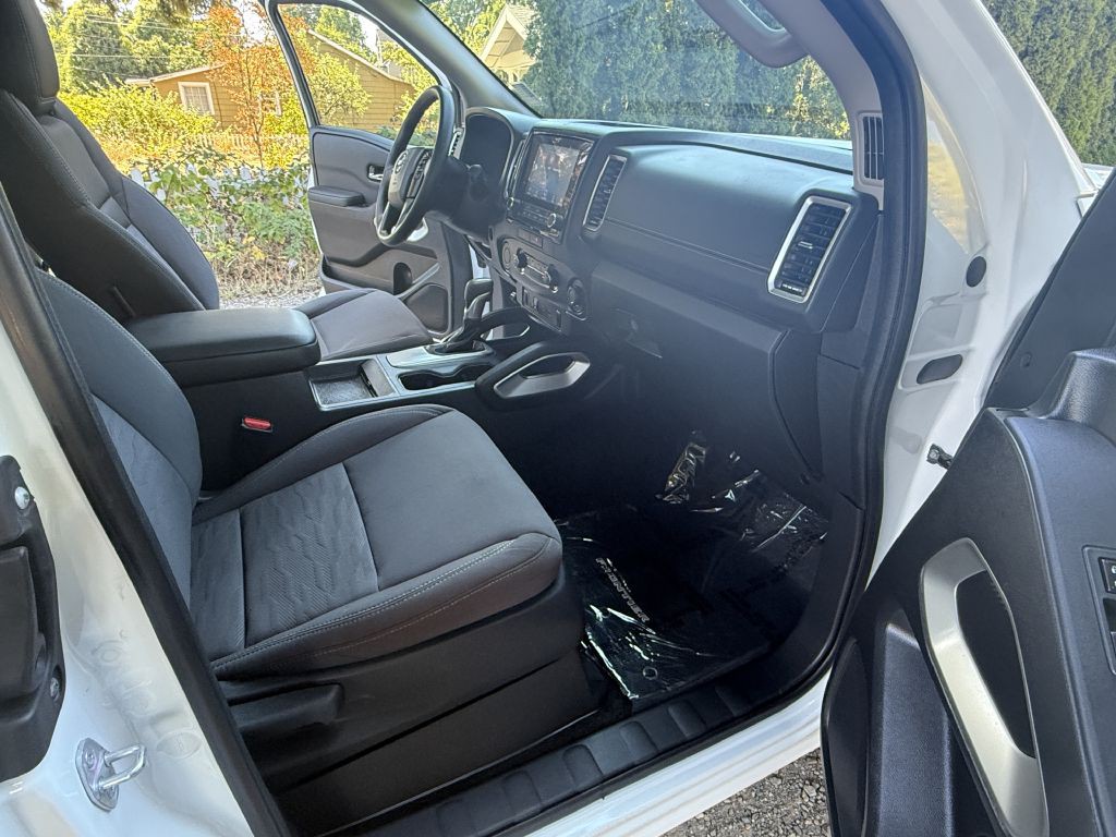 2022 Nissan Frontier Image 12