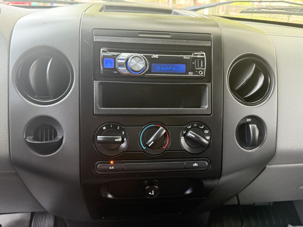 2005 Ford F-150 Image 13