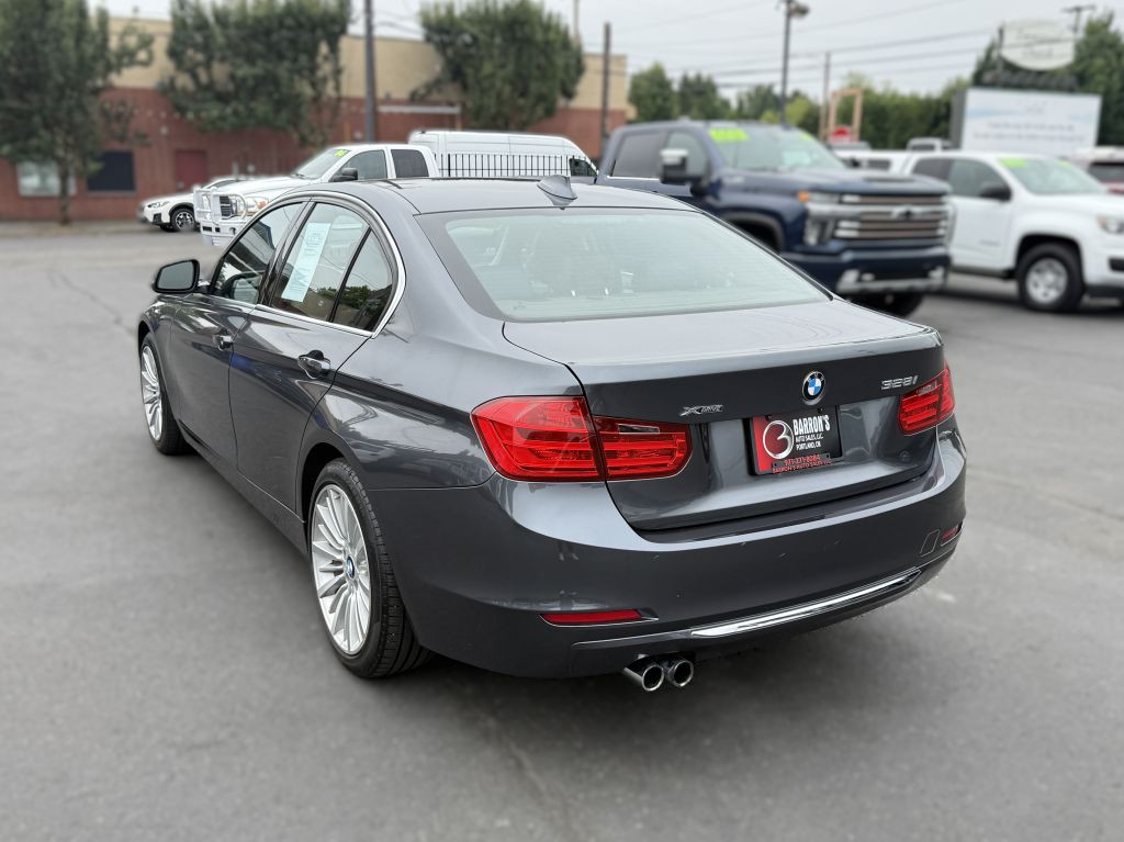 2013 BMW 3 Series Image 5