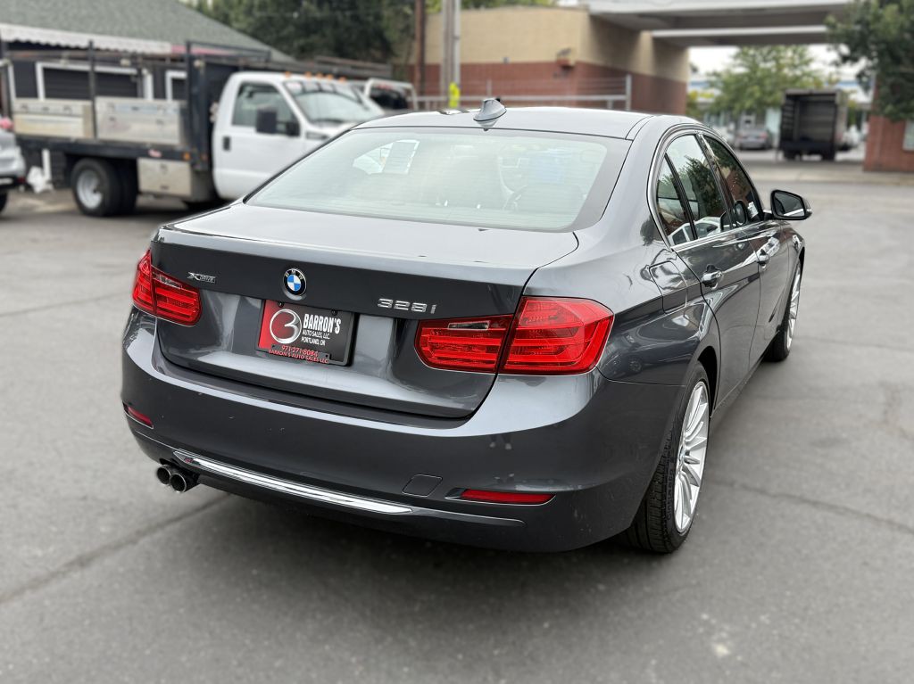 2013 BMW 3 Series Image 7