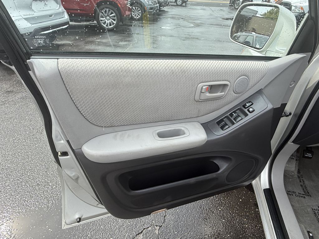 2005 Toyota Highlander Image 10