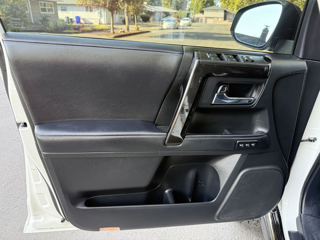 2021 Toyota 4Runner Image 9