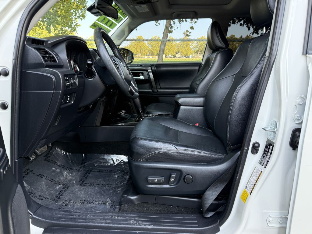 2021 Toyota 4Runner Image 10