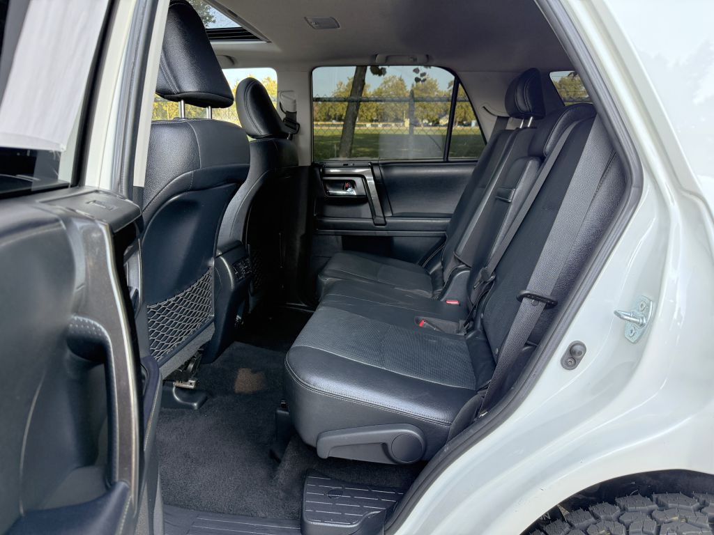 2021 Toyota 4Runner Image 12