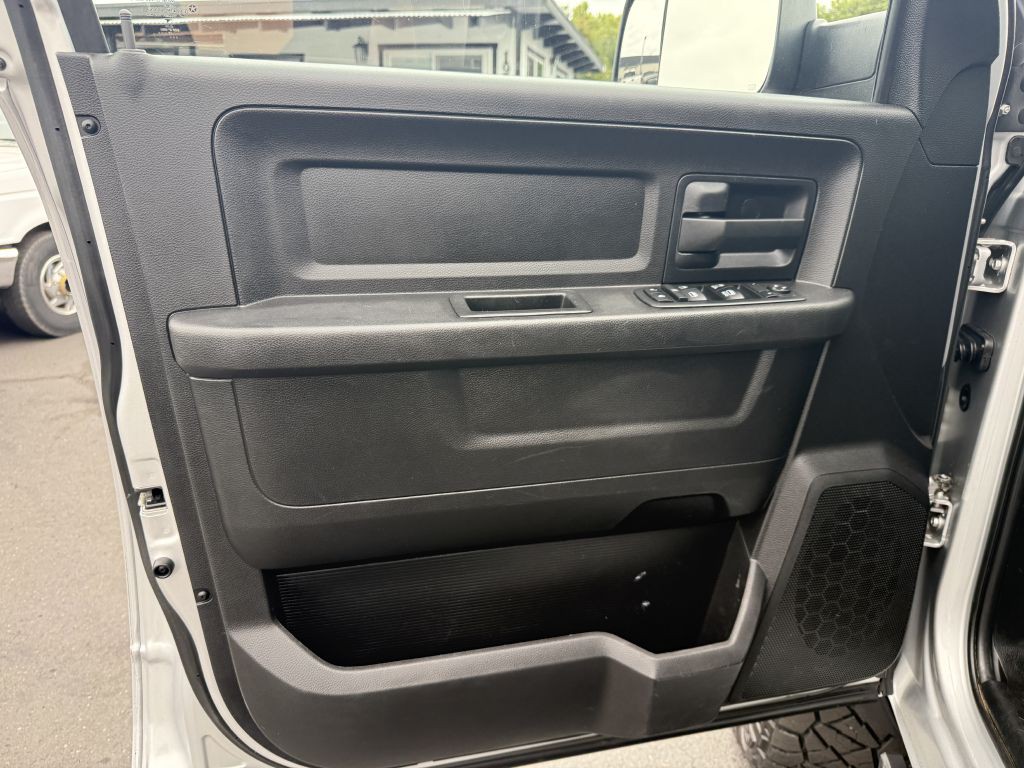 2018 RAM 3500 Image 10