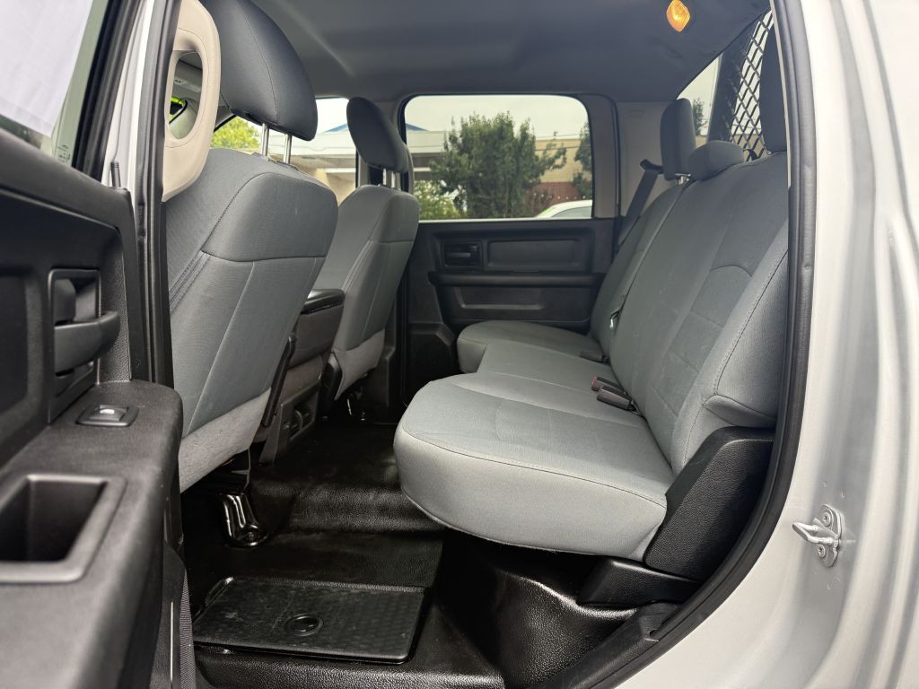 2018 RAM 3500 Image 16