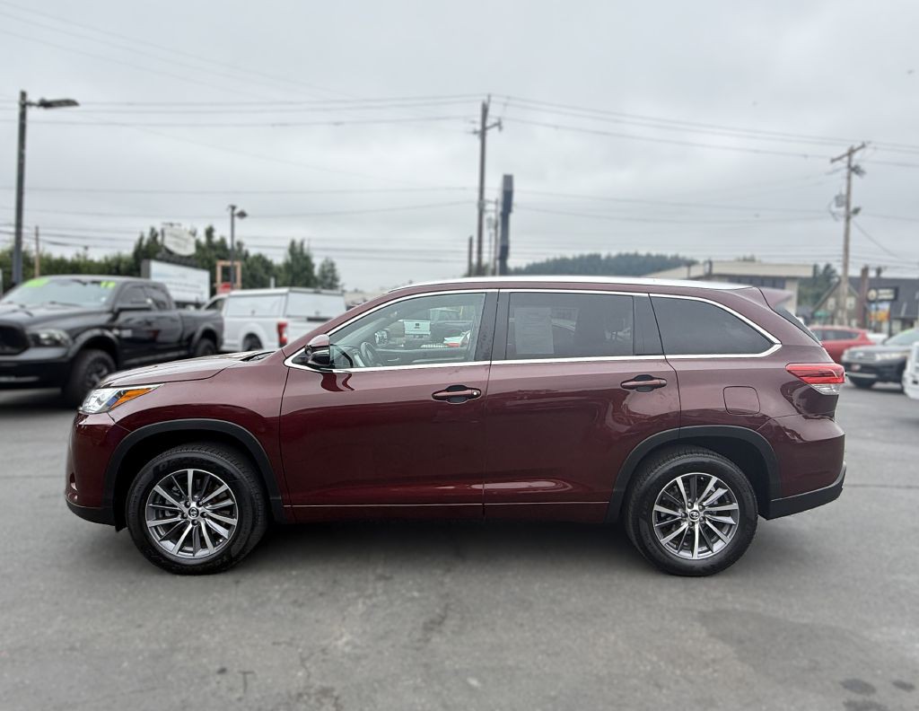 2017 Toyota Highlander Image 3