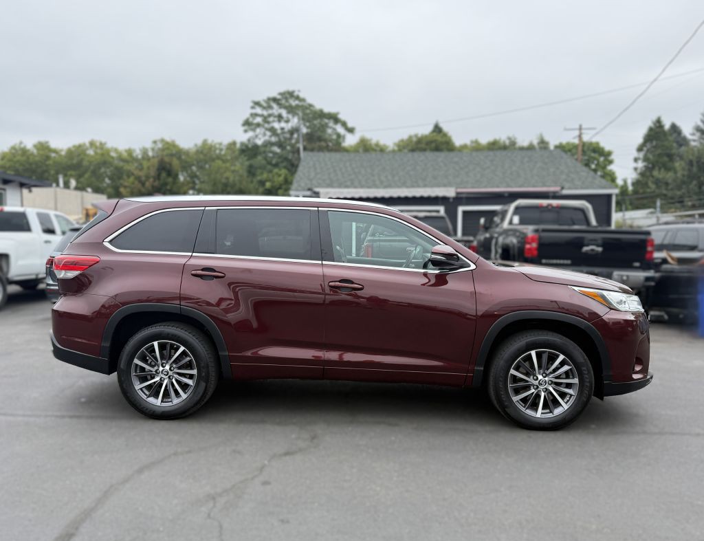 2017 Toyota Highlander Image 6